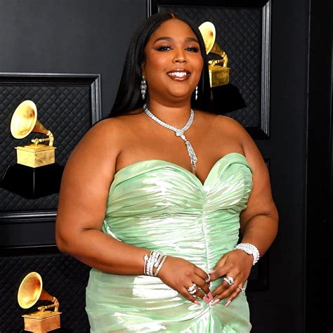 lizzo topless|‘Au natural’: Lizzo shares unedited nude photo with fans